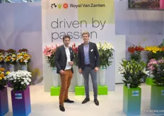 The new employee of Royal van Zanten Lucas van Haaster together with Don Schilder.